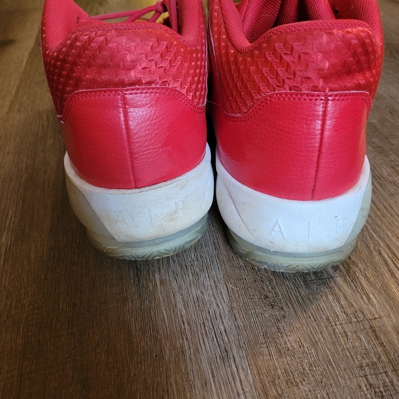 Nike Air Jordan Max Aura 3 - Picture 3 of 7